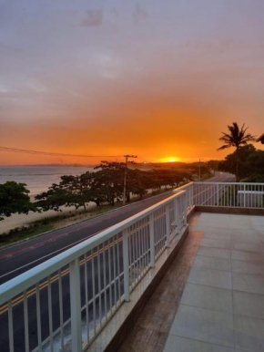 Ipê Amarelo - Frente ao Mar na Praia de Meaípe, Guarapari